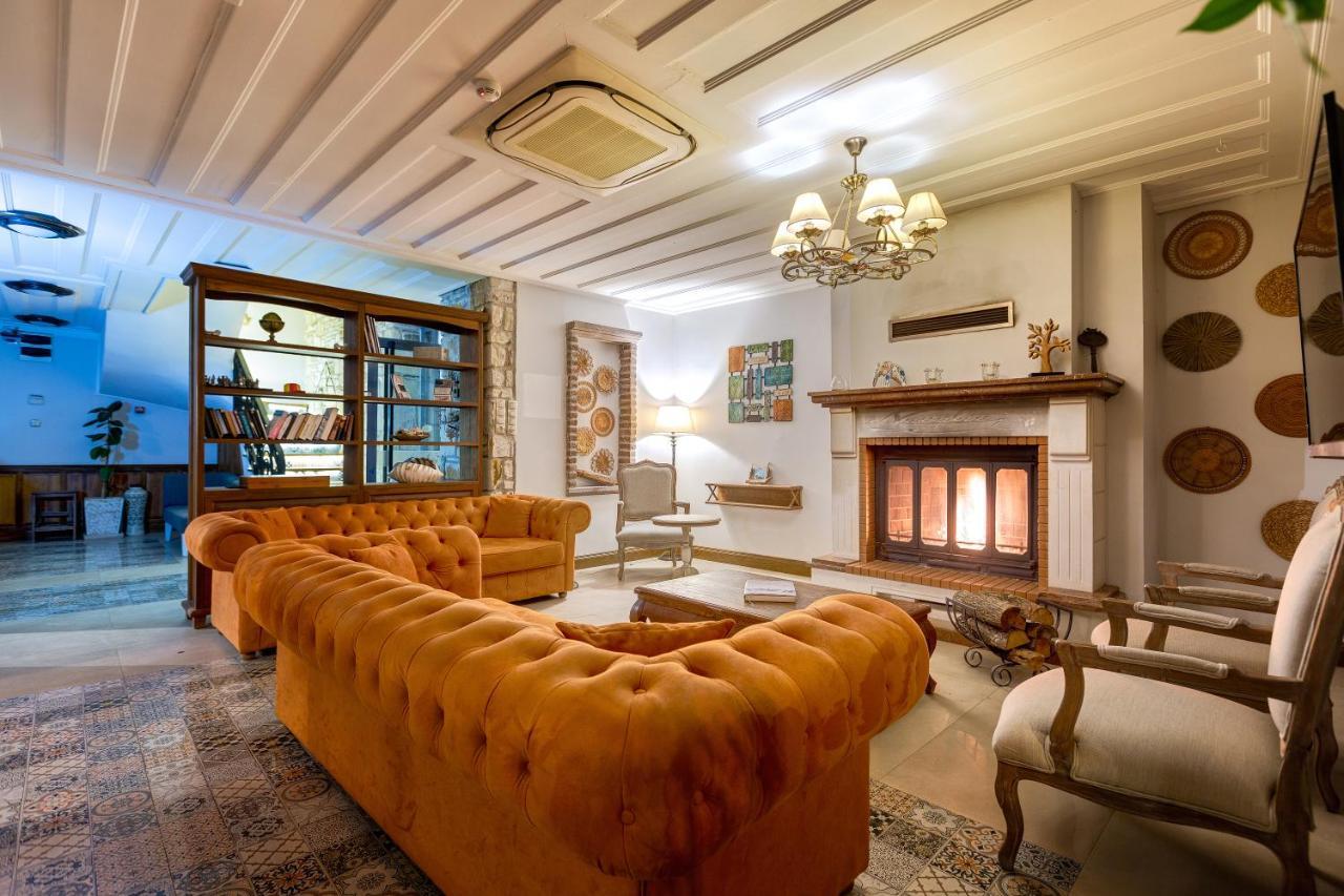 Navalia Hotel Foca Εξωτερικό φωτογραφία