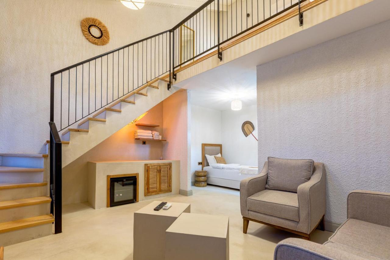 Navalia Hotel Foca Εξωτερικό φωτογραφία