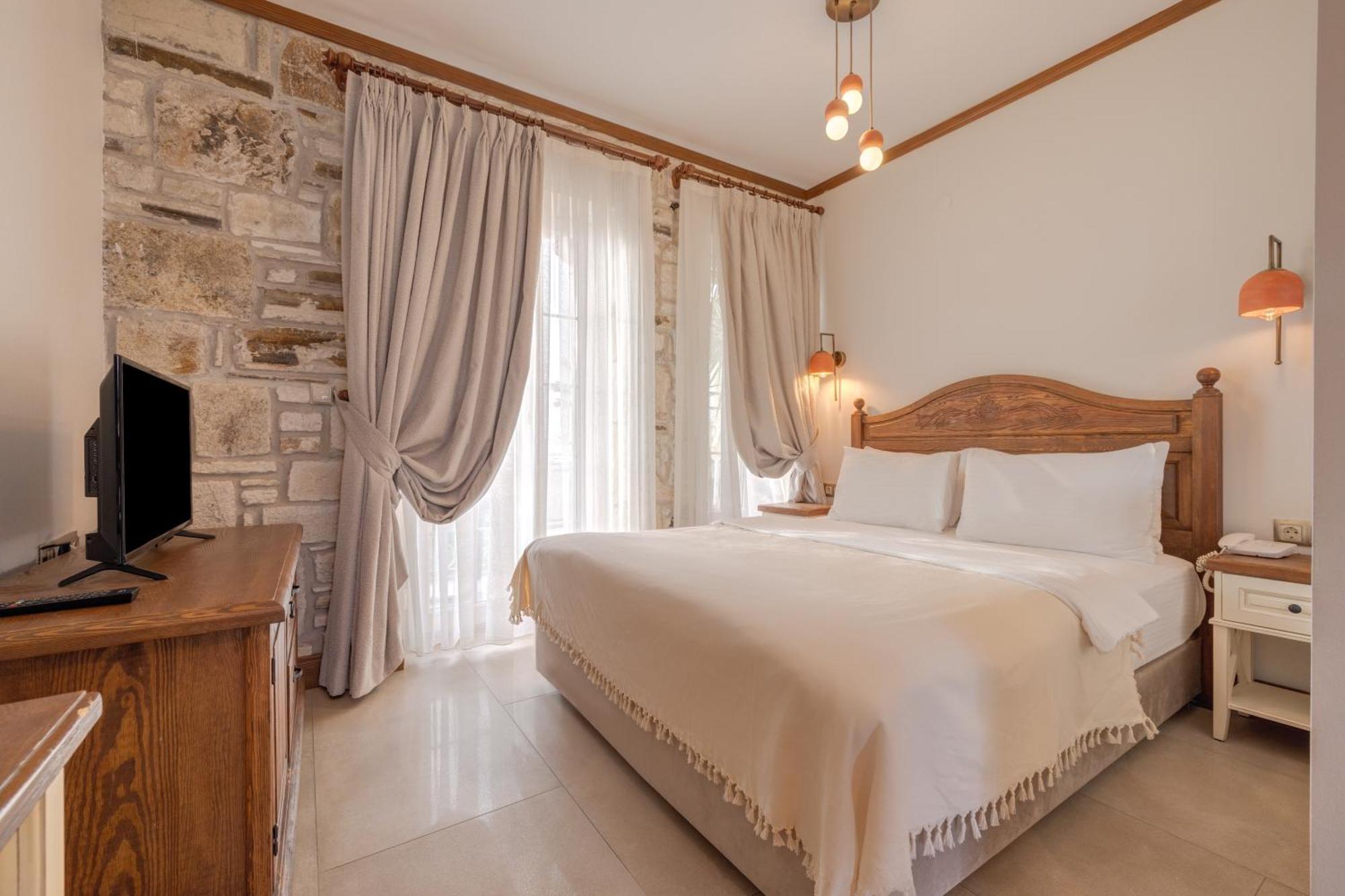 Navalia Hotel Foca Εξωτερικό φωτογραφία