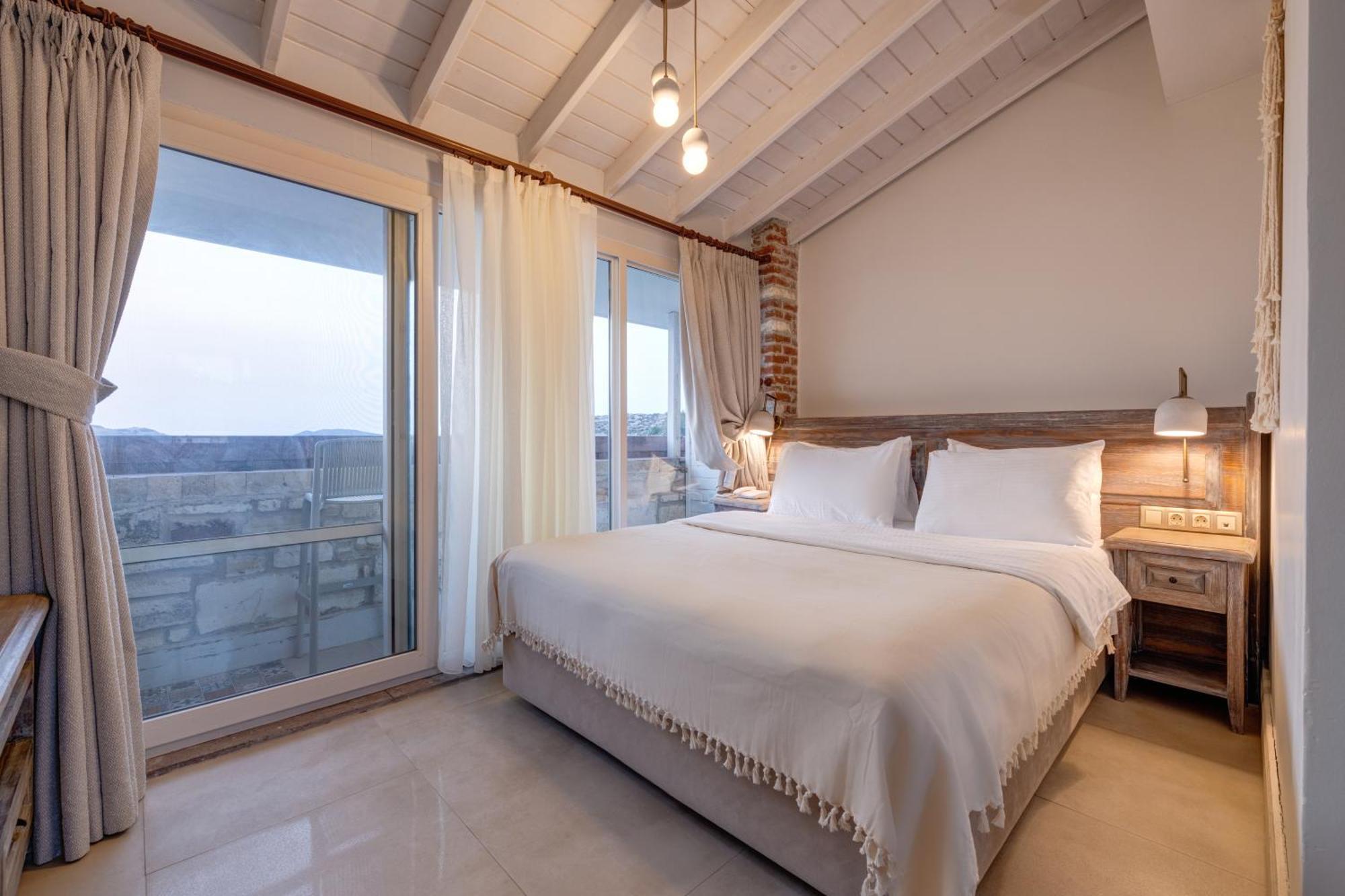 Navalia Hotel Foca Εξωτερικό φωτογραφία