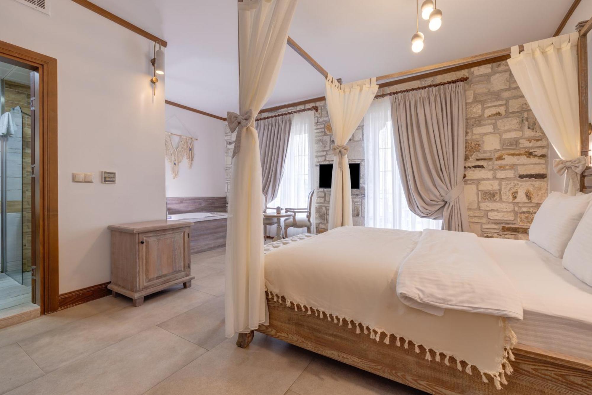 Navalia Hotel Foca Εξωτερικό φωτογραφία