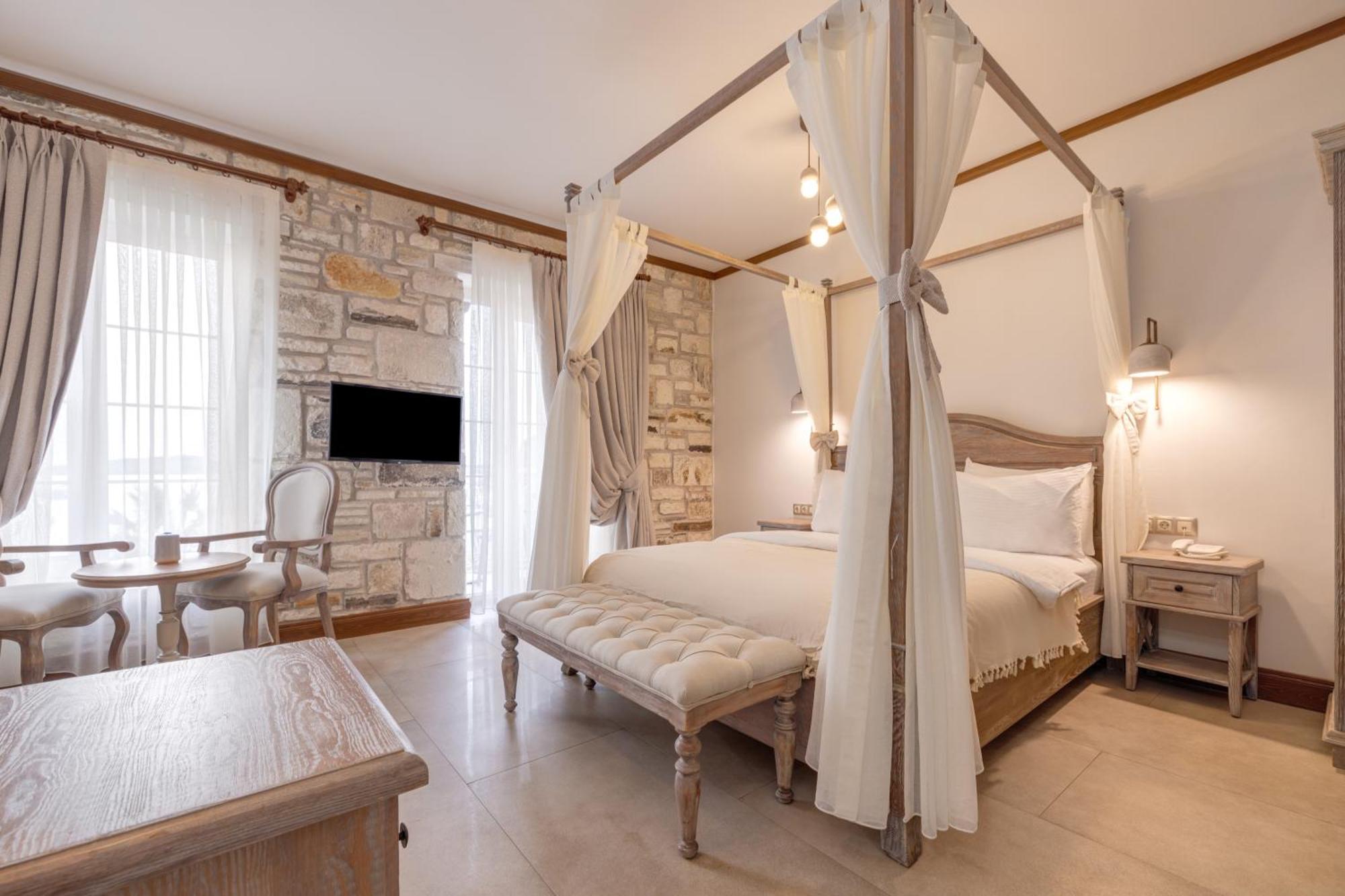 Navalia Hotel Foca Εξωτερικό φωτογραφία