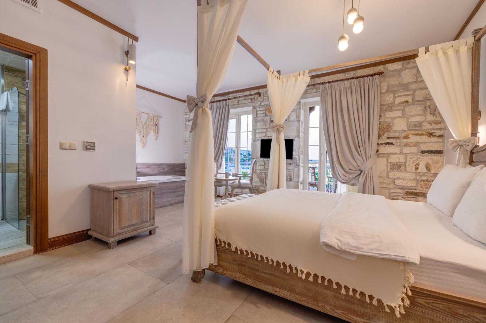 Navalia Hotel Foca Εξωτερικό φωτογραφία