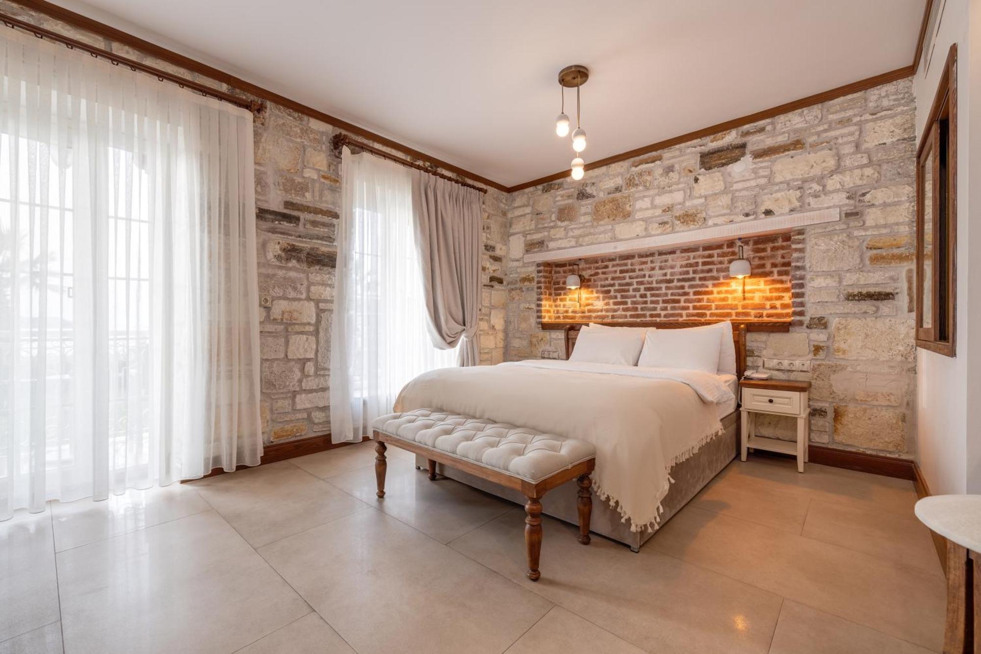 Navalia Hotel Foca Εξωτερικό φωτογραφία