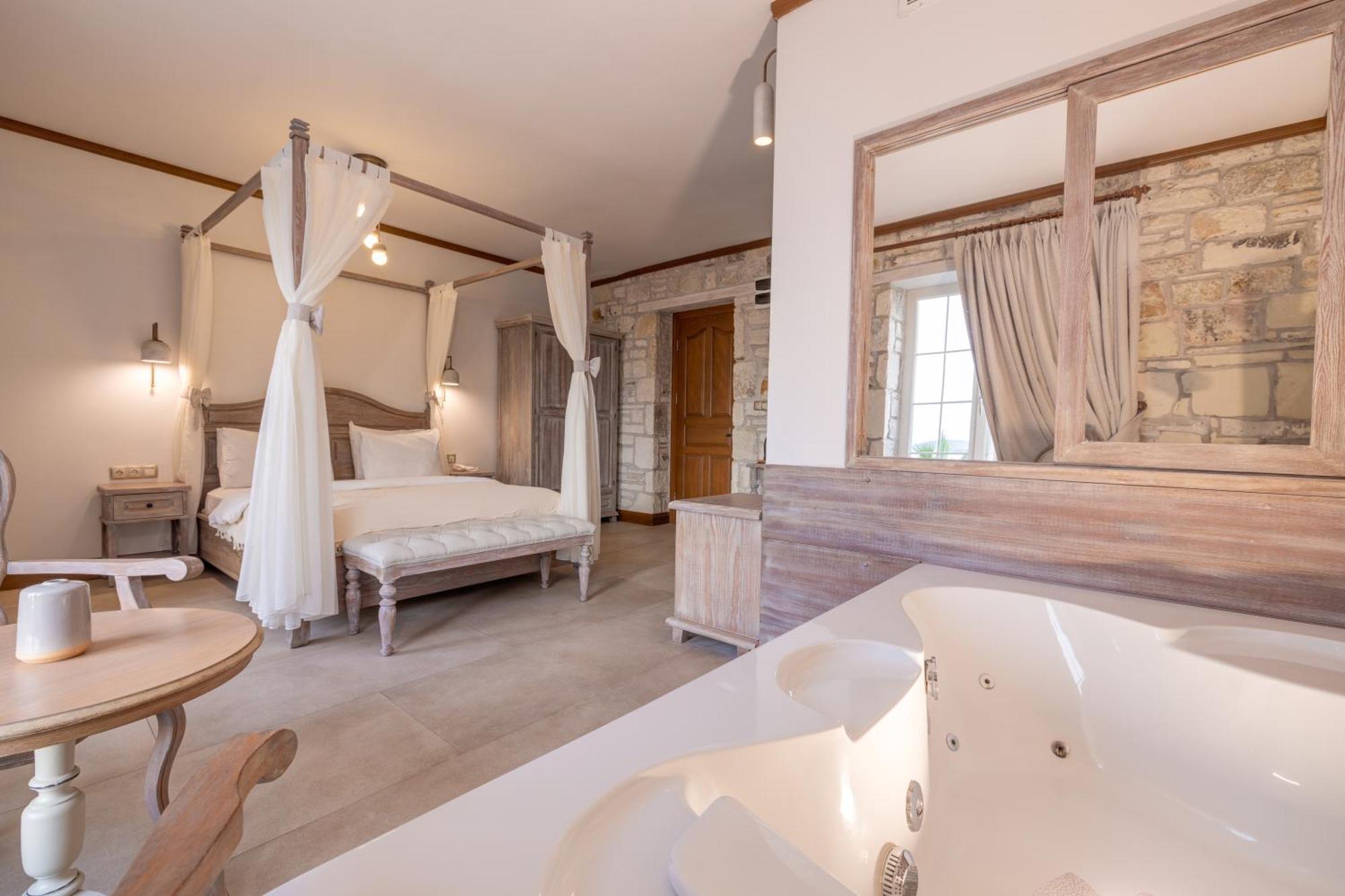 Navalia Hotel Foca Εξωτερικό φωτογραφία