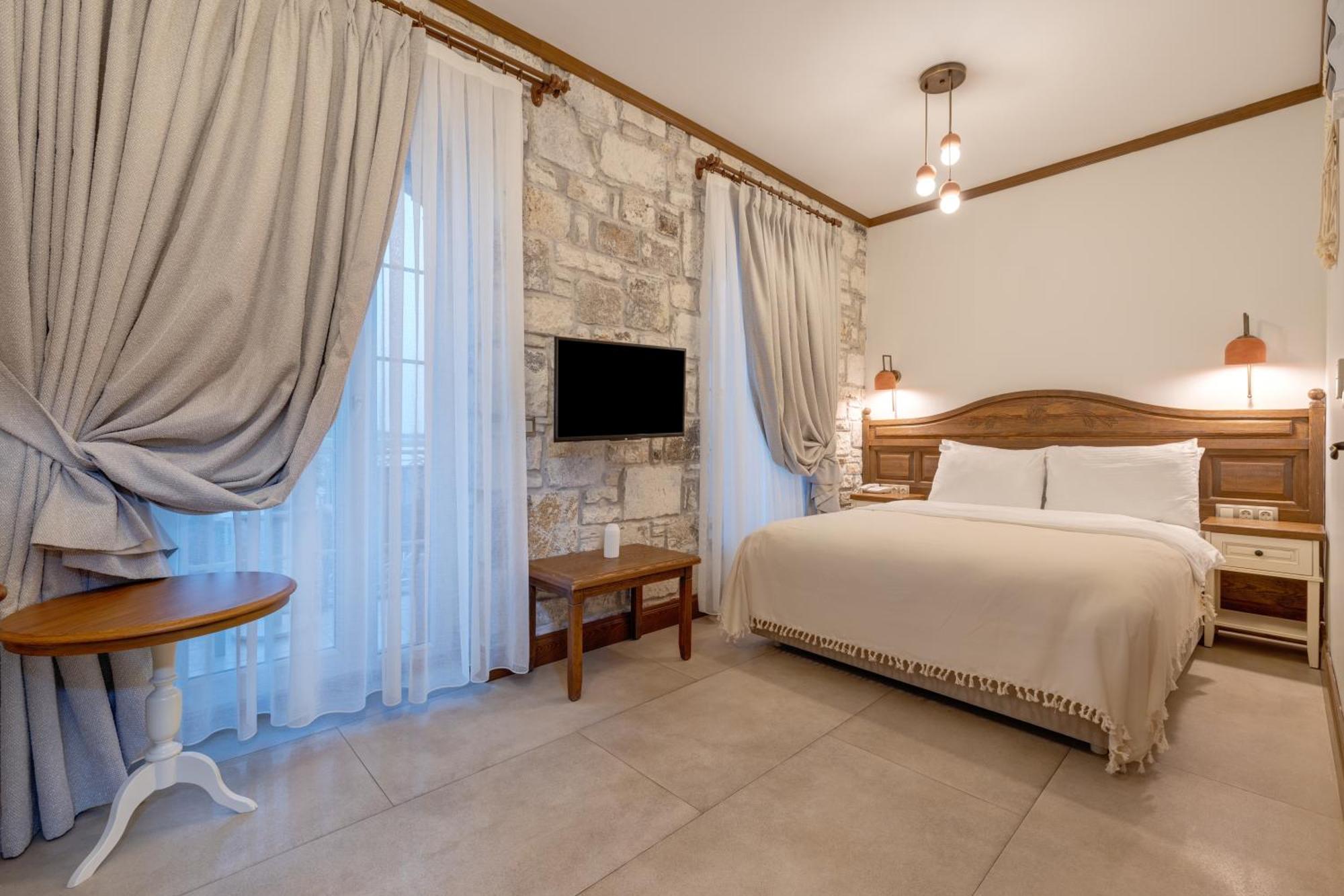 Navalia Hotel Foca Εξωτερικό φωτογραφία