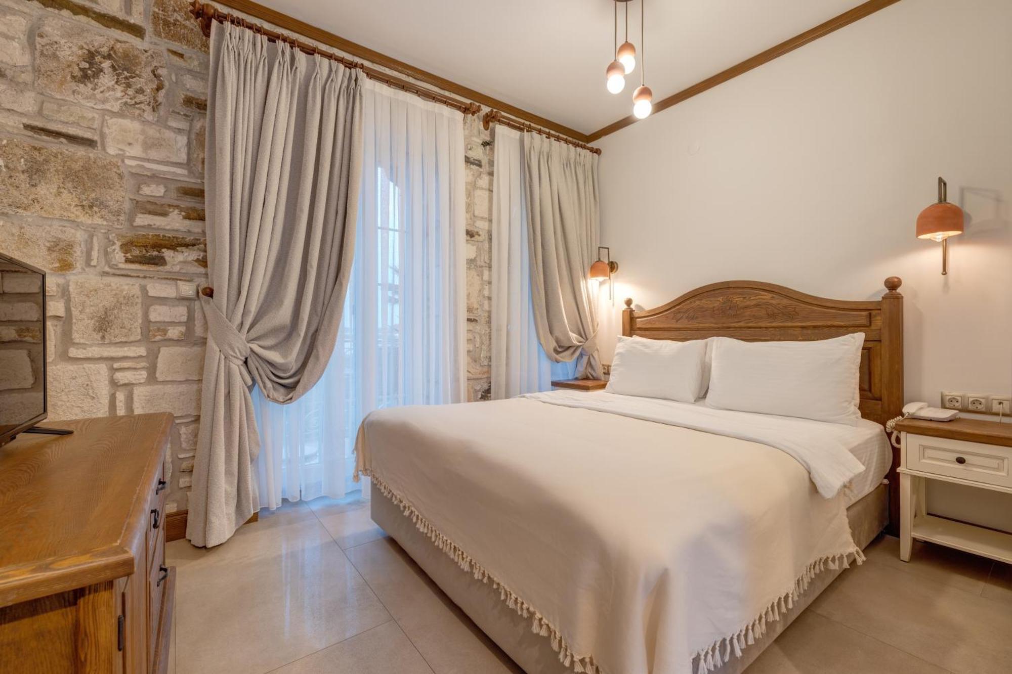 Navalia Hotel Foca Εξωτερικό φωτογραφία