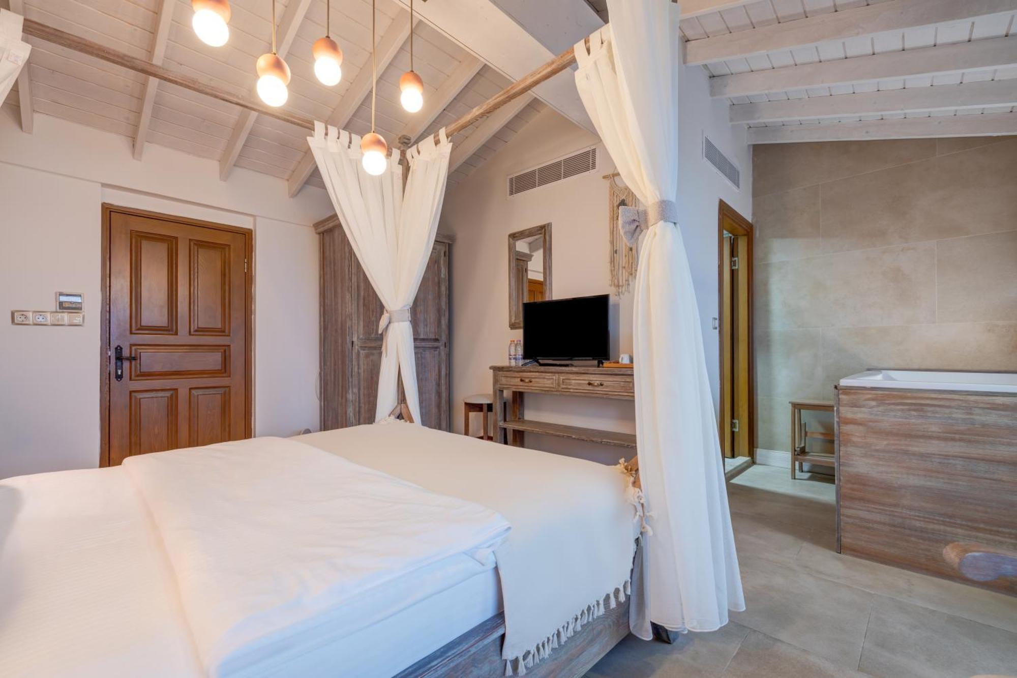 Navalia Hotel Foca Εξωτερικό φωτογραφία