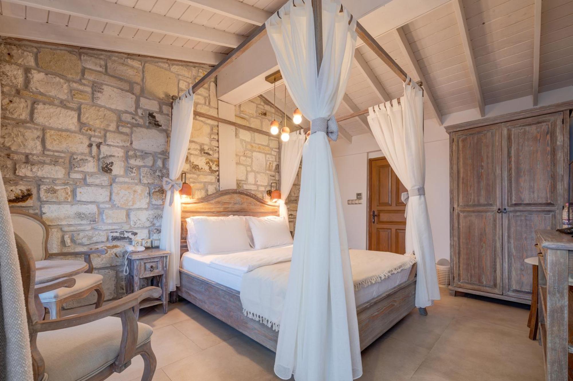 Navalia Hotel Foca Εξωτερικό φωτογραφία