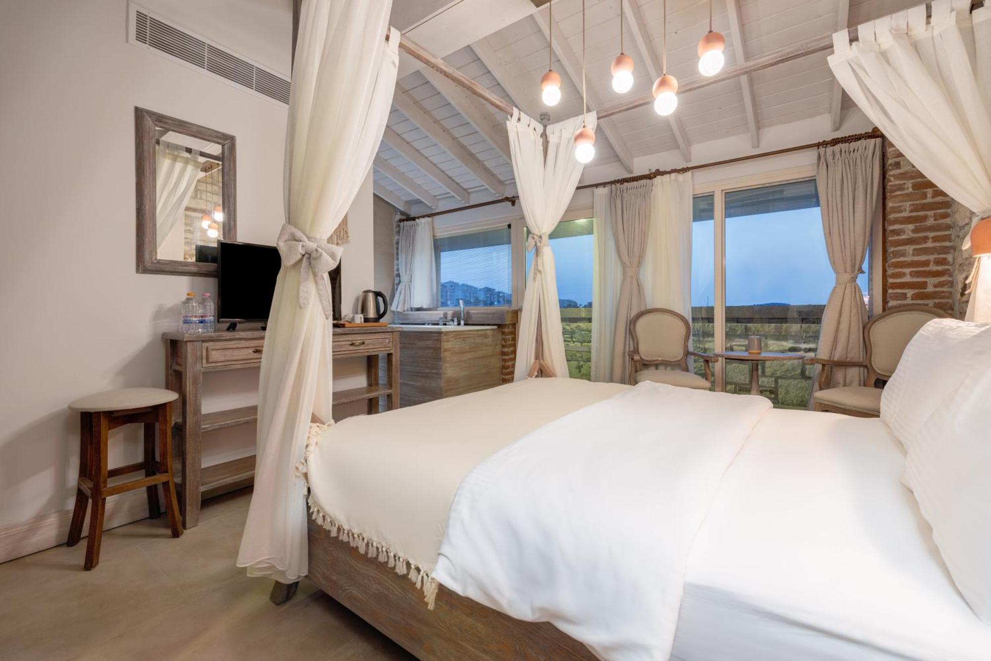 Navalia Hotel Foca Εξωτερικό φωτογραφία