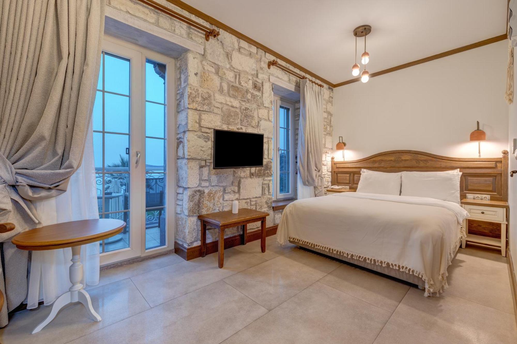 Navalia Hotel Foca Εξωτερικό φωτογραφία