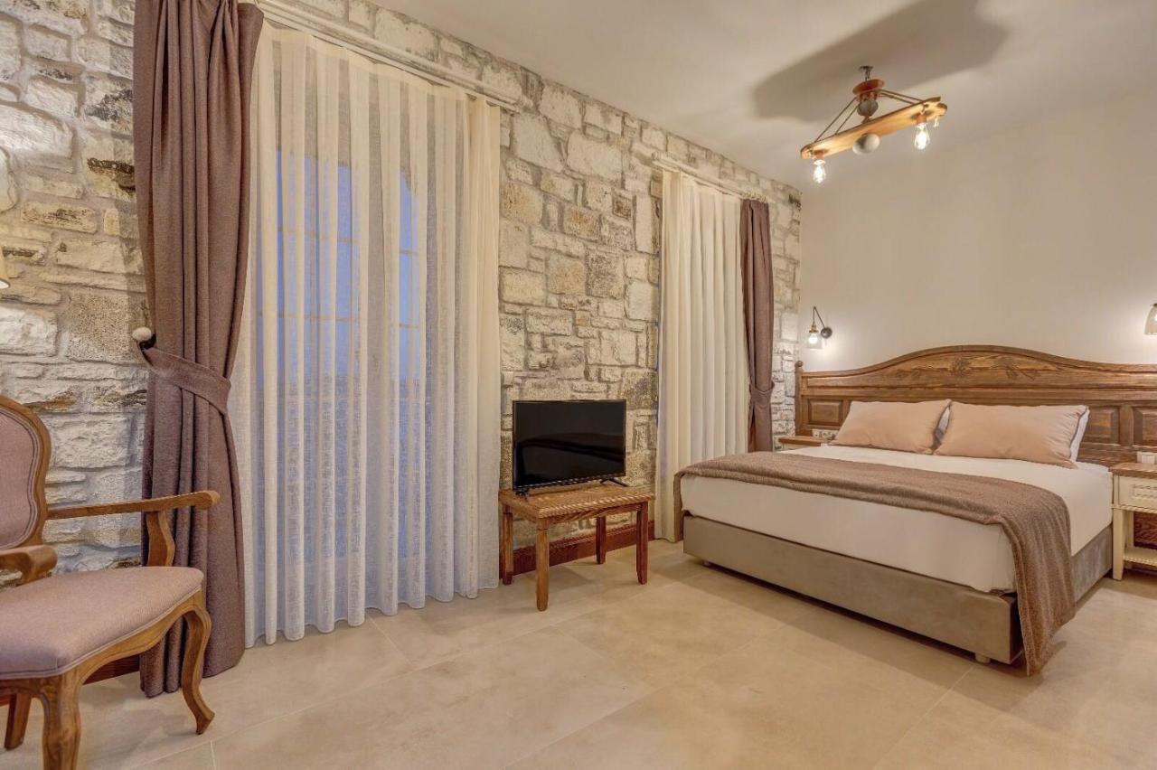 Navalia Hotel Foca Εξωτερικό φωτογραφία