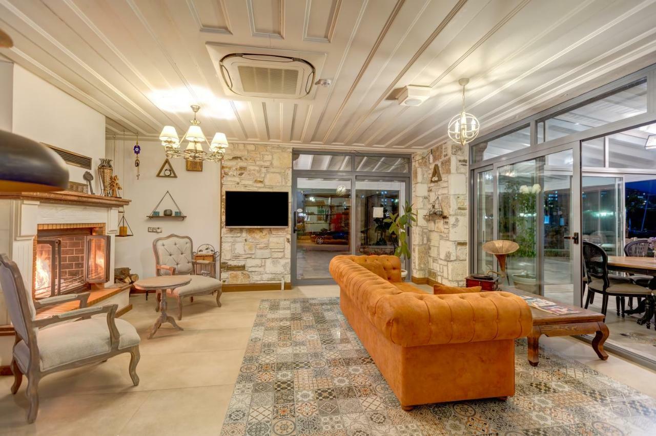 Navalia Hotel Foca Εξωτερικό φωτογραφία