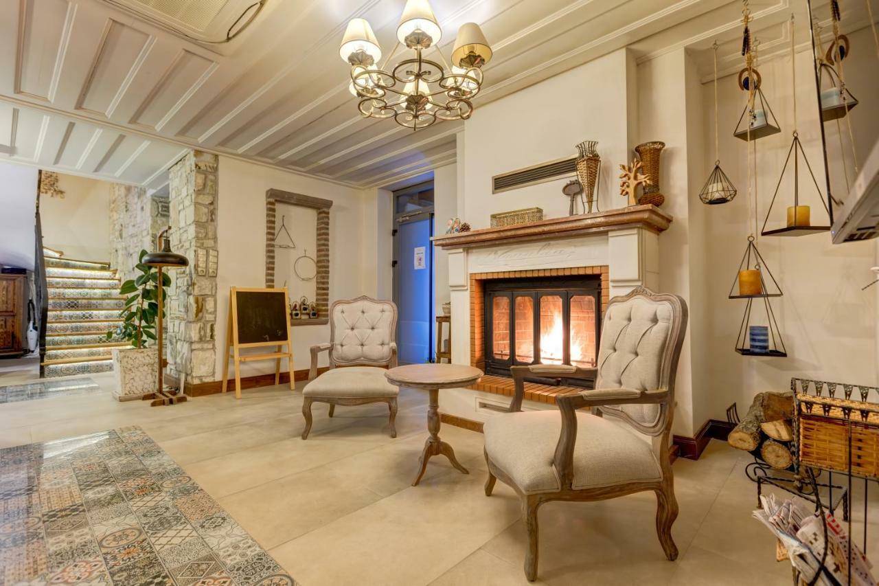 Navalia Hotel Foca Εξωτερικό φωτογραφία